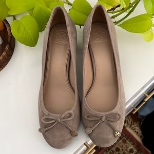 Tory Burch suede block heal taupe/grey